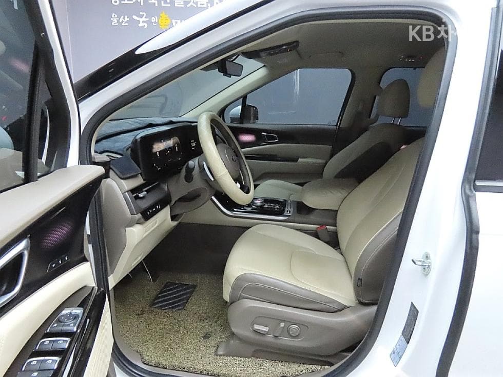 Kia Carnival 4th generationD2.2 9-seater Signature - 10