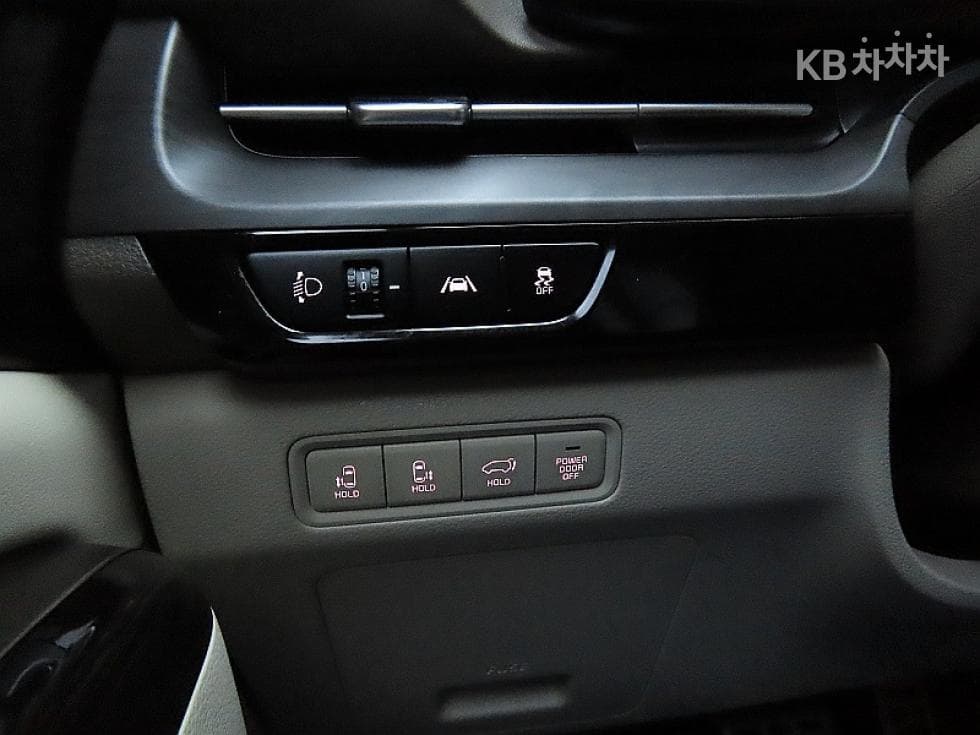 Kia Carnival 4th generationD2.2 9-seater Signature - 13
