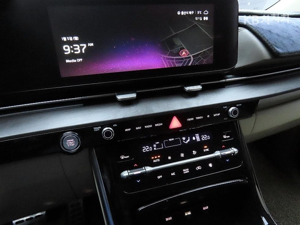 Kia Carnival 4th generationD2.2 9-seater Signature - 17