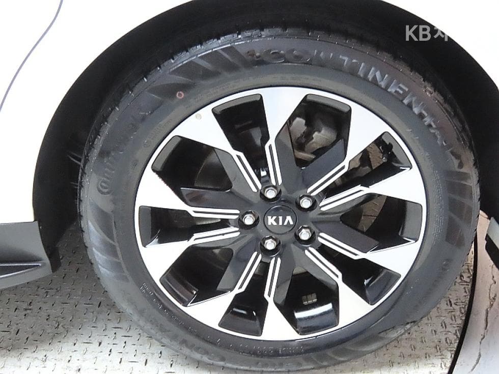Kia Carnival 4th generationD2.2 9-seater Signature - 20
