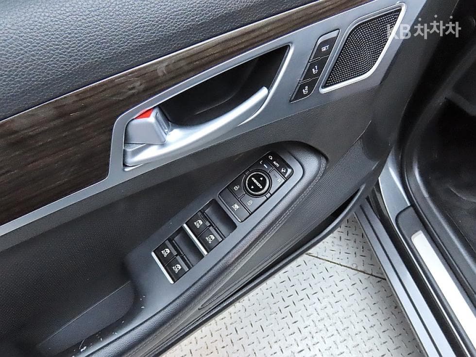 Genesis G803.3 GDI AWD Luxury - 13