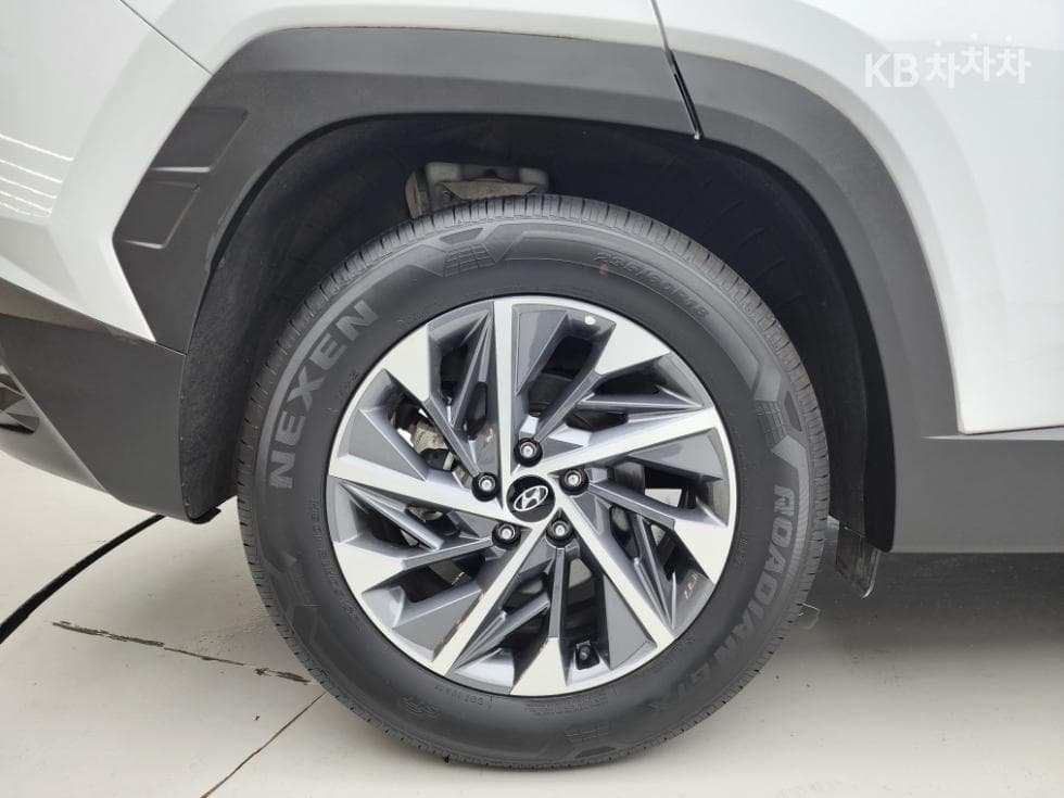 Хюндай The All New Туксон(NX (Lexus SUV)4)Дизел 2.0 4x4 Premium - 27