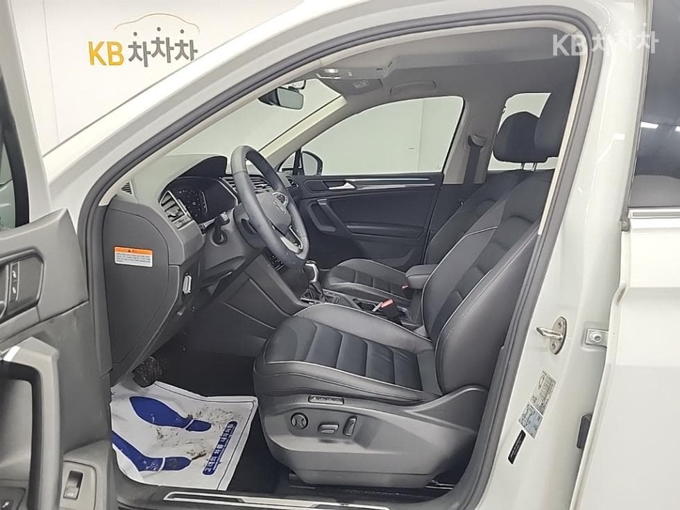 Volkswagen The New (фейслифт) Tiguan2.0 Турбо Дизел Инжекция Premium - 11