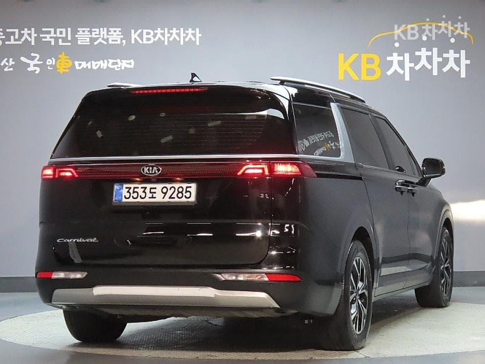 Kia Carnival 4th generationD2.2 9-seater Prestige - 2
