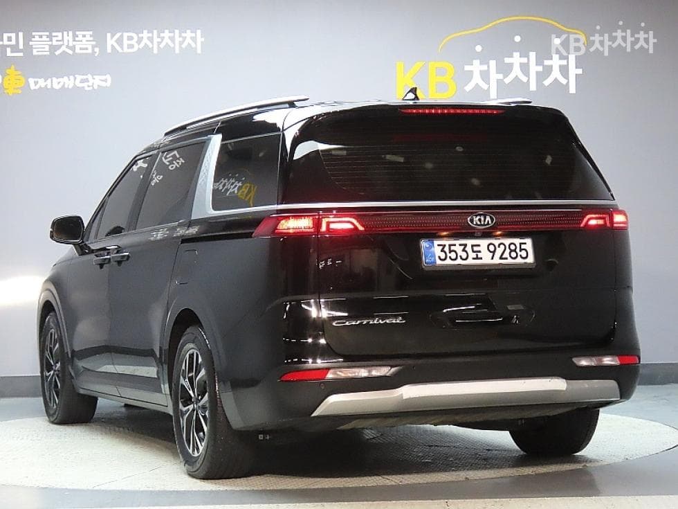 Kia Carnival 4th generationD2.2 9-seater Prestige - 4