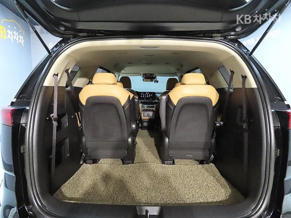 Kia Carnival 4th generationD2.2 9-seater Prestige - 19