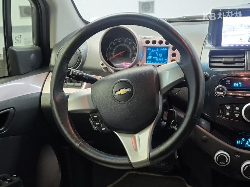 Джи Ем Корея Chevrolet Спарк타투 에디션 Стандартен - 9