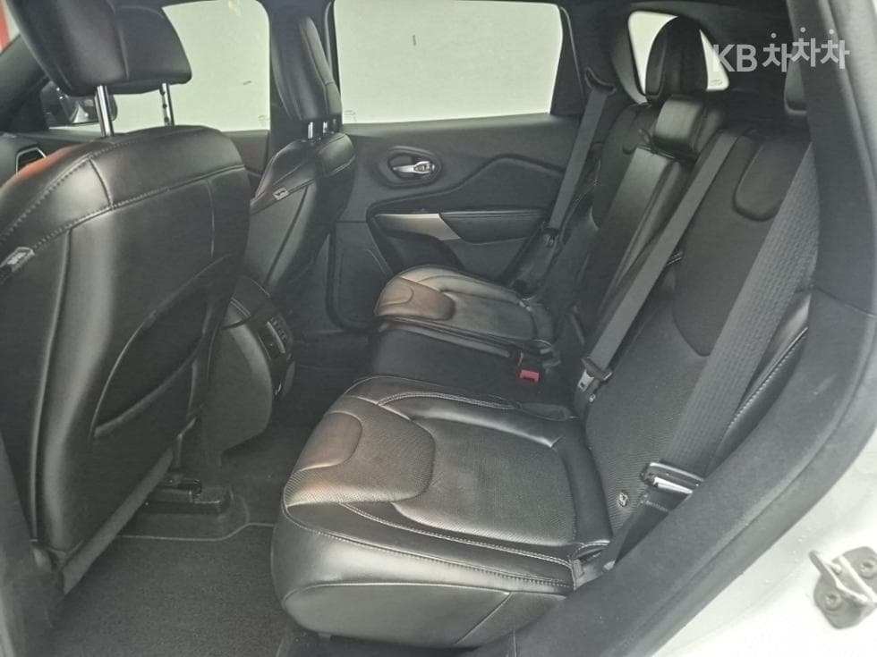 지프 체로키(KL)2.4 Gasoline AWD 80th Anniversary Edition - 12