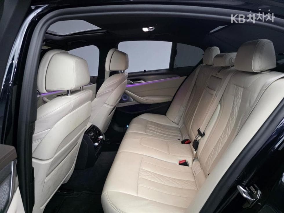 BMW 올New5 Series (G30)M550d xDrive - 10