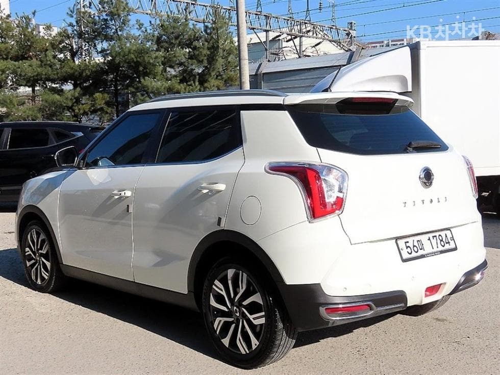 KG Mobility Tivoli 아머1.6 Gasoline 기어 Plus 2WD - 3