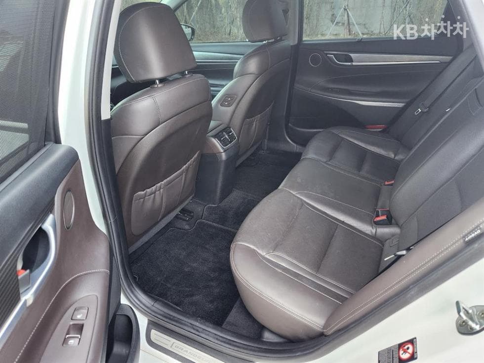 Хюндай Grandeur (Azera)IG3.0 Exclusive Стандартен - 17