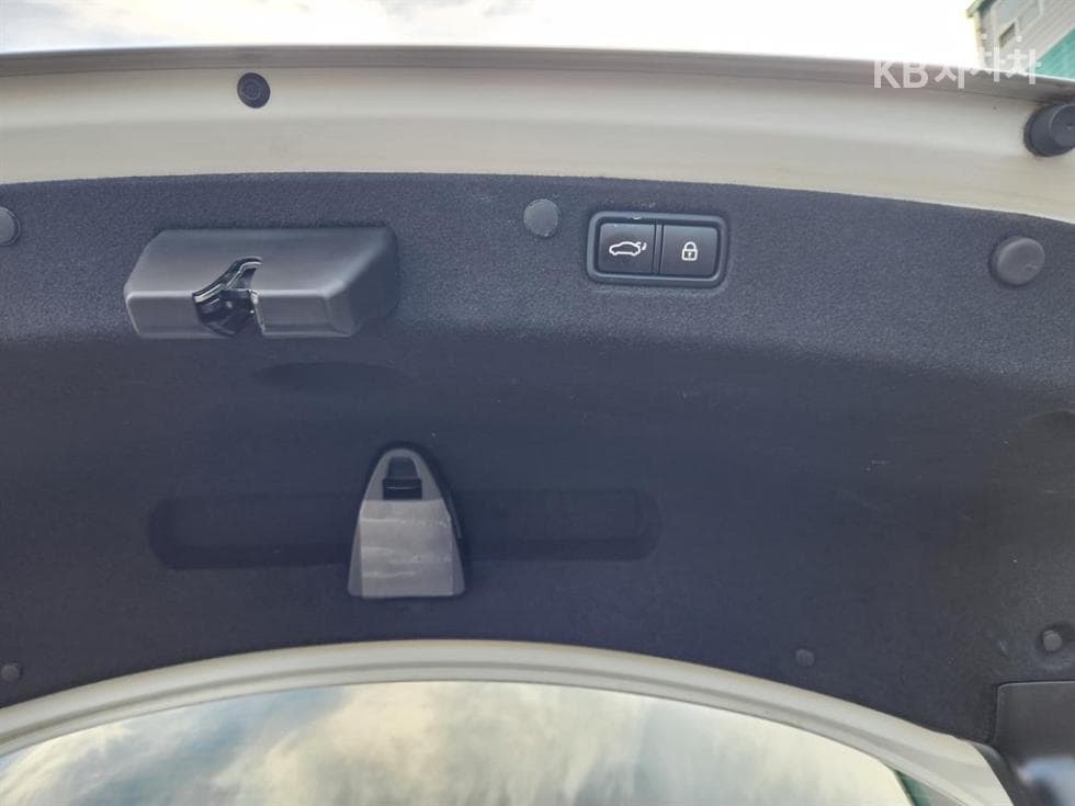 Хюндай Grandeur (Azera)IG3.0 Exclusive Стандартен - 19