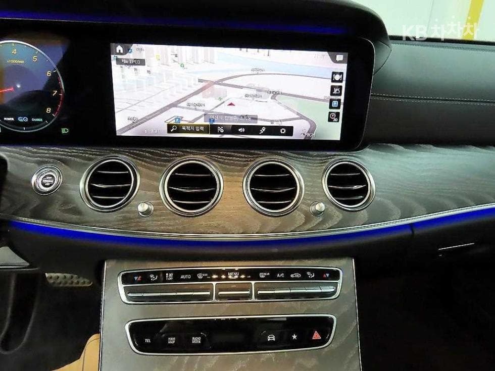 Mercedes-Benz E-Клас (W213)E350 4MATIC Avantgarde - 15