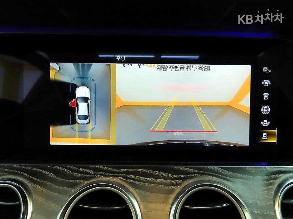 Mercedes-Benz E-Клас (W213)E350 4MATIC Avantgarde - 16