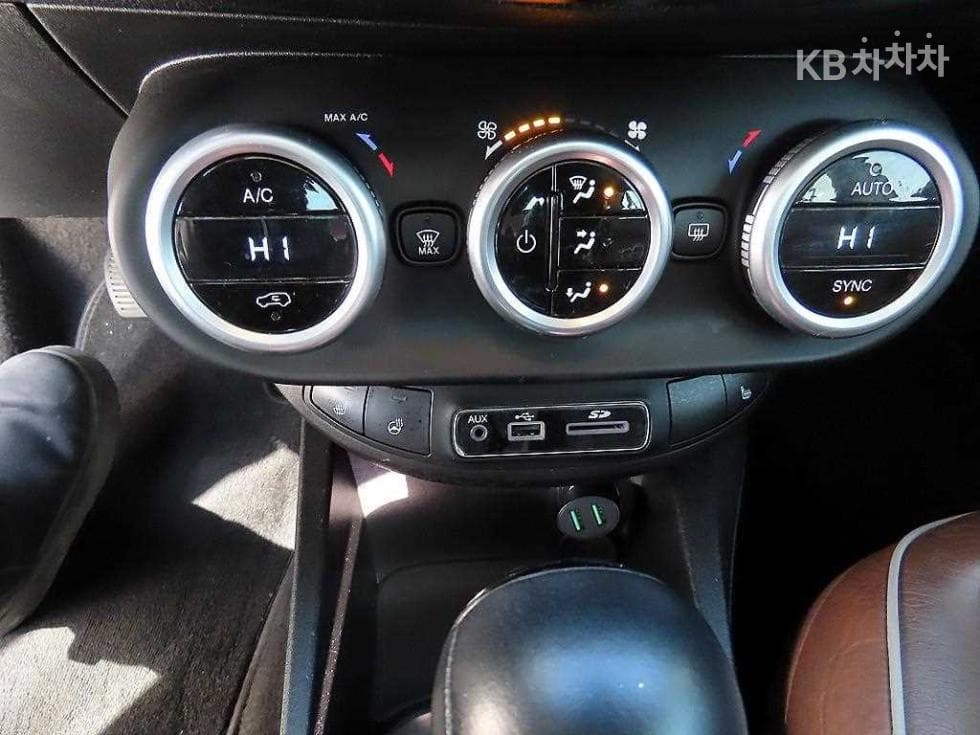 피아트 500X2.0 Cross Plus - 13