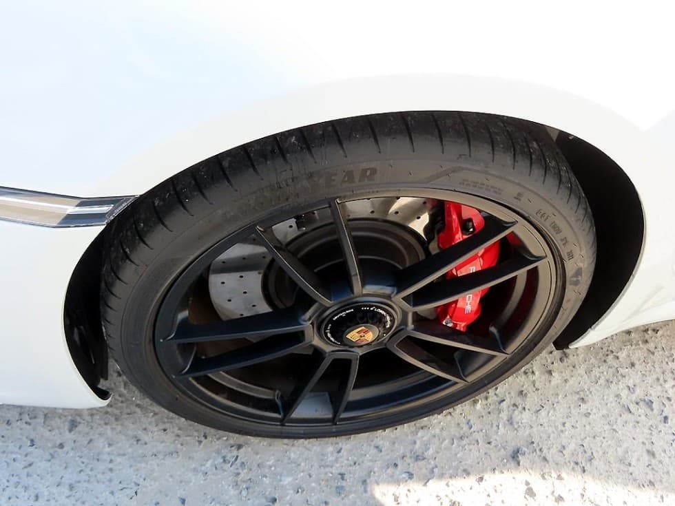 Porsche 911(992)Carrera 4 GTS - 21