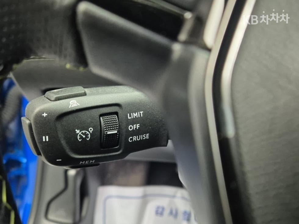 Peugeot e-208GT - 14