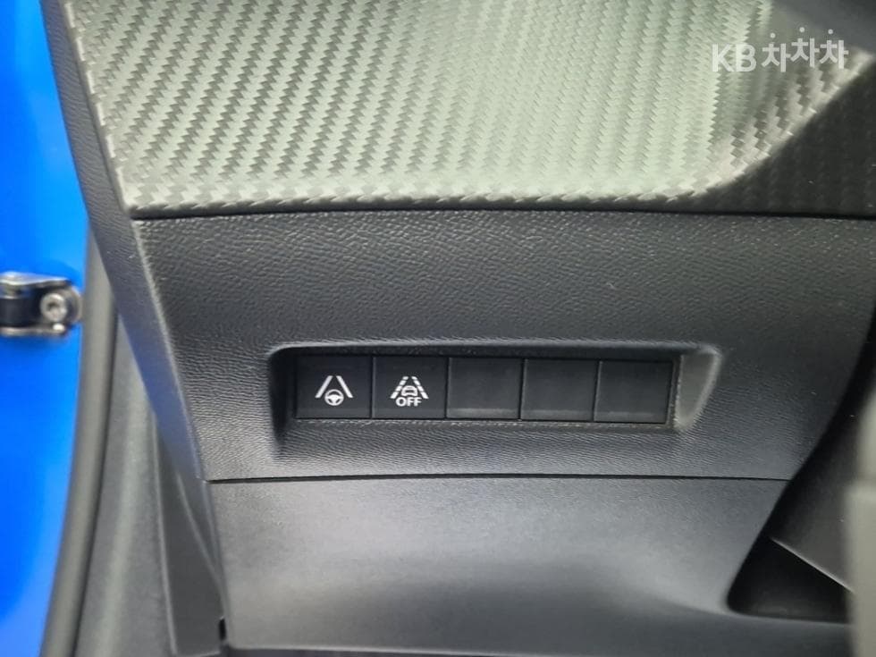 Peugeot e-208GT - 16