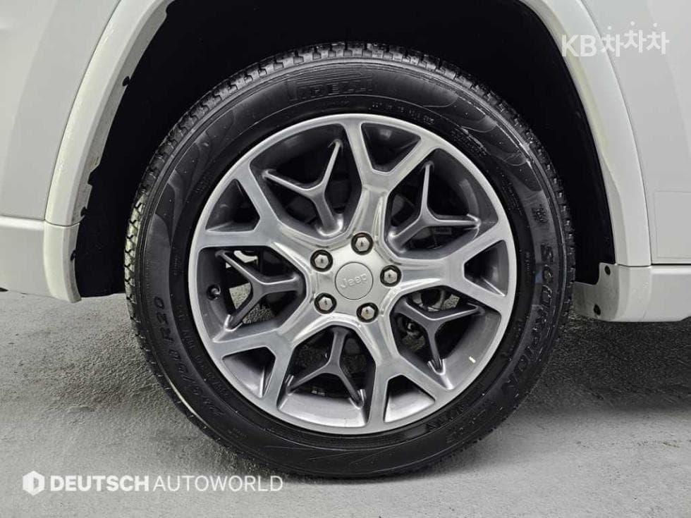 지프 그랜드 체로키Нов 3.6 V6 오버랜드 WK2 - 5