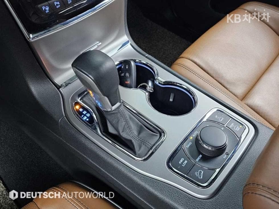 지프 그랜드 체로키Нов 3.6 V6 오버랜드 WK2 - 9