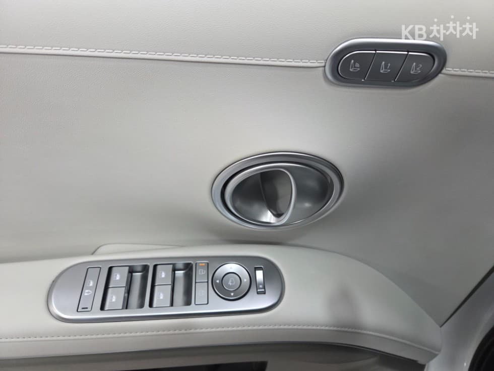 Хюндай Ди Всеново Palisade2.5L бензин Турбо 4x4 9-местен Престиж - 10