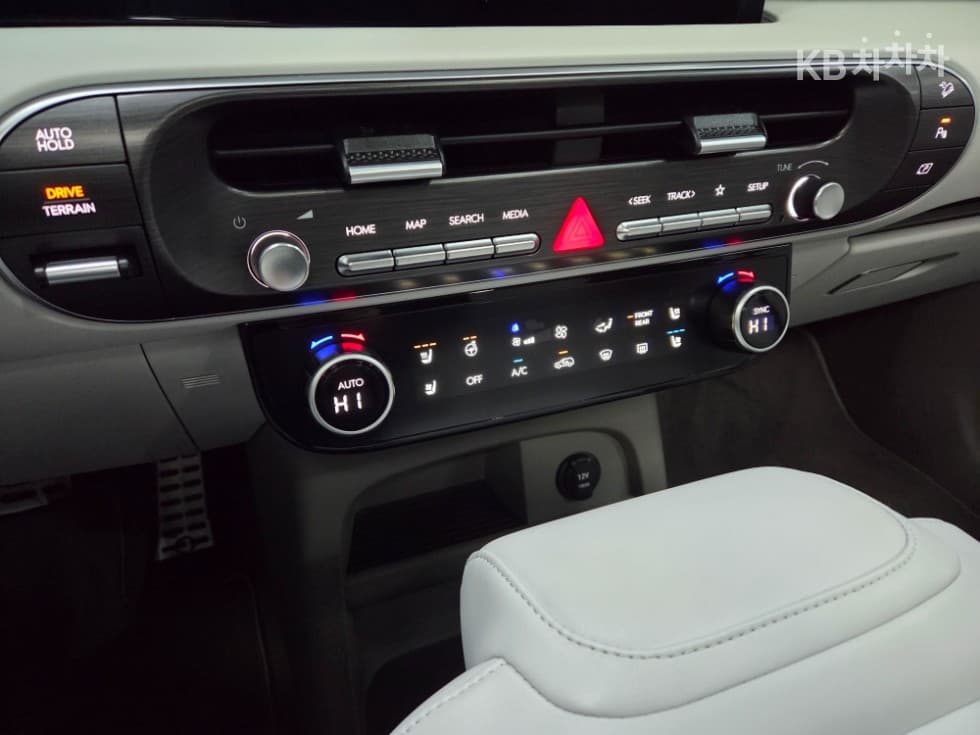 Хюндай Ди Всеново Palisade2.5L бензин Турбо 4x4 9-местен Престиж - 21