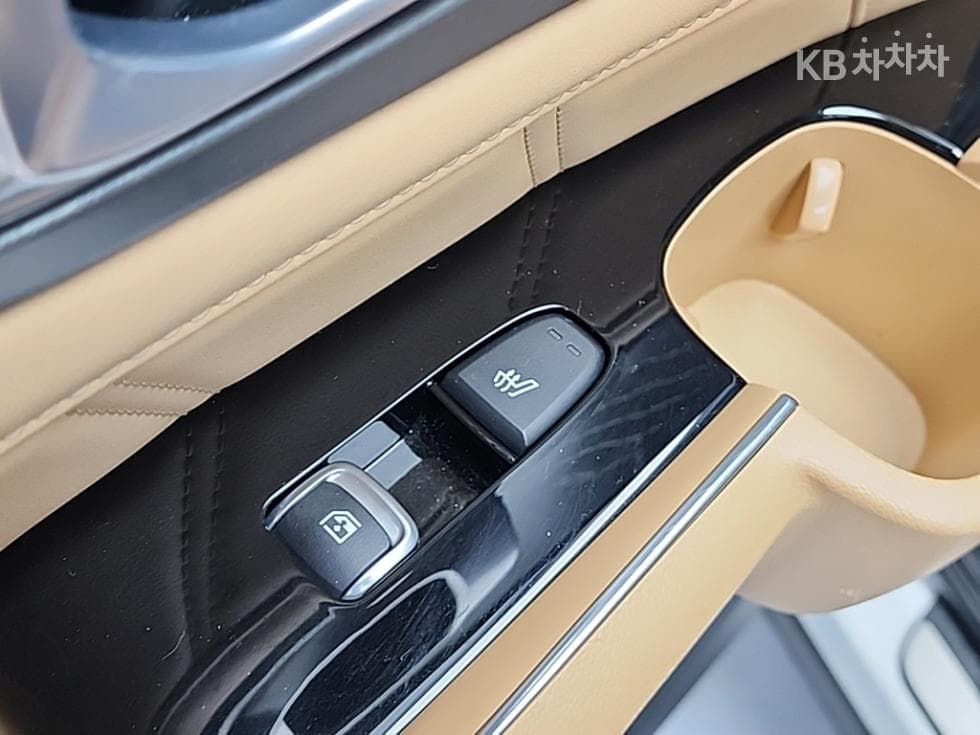 Киа The New (фейслифт) Sorento MQ42.2 Дизел 2WD Signature - 14