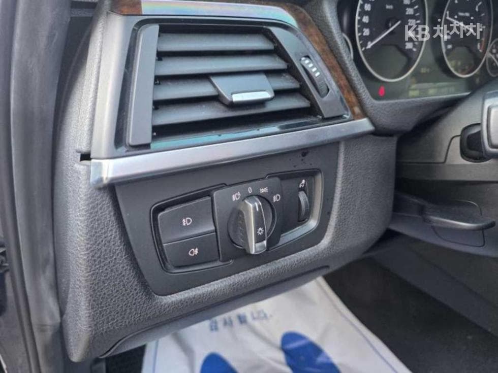 BMW New3 Series320d F30 - 12