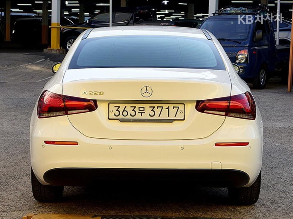 Mercedes-Benz A클래스(W177)A220 Sedan - - 3