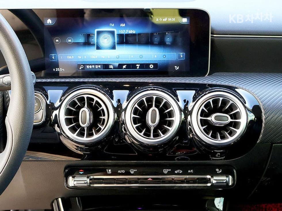 Mercedes-Benz A클래스(W177)A220 Sedan - - 9