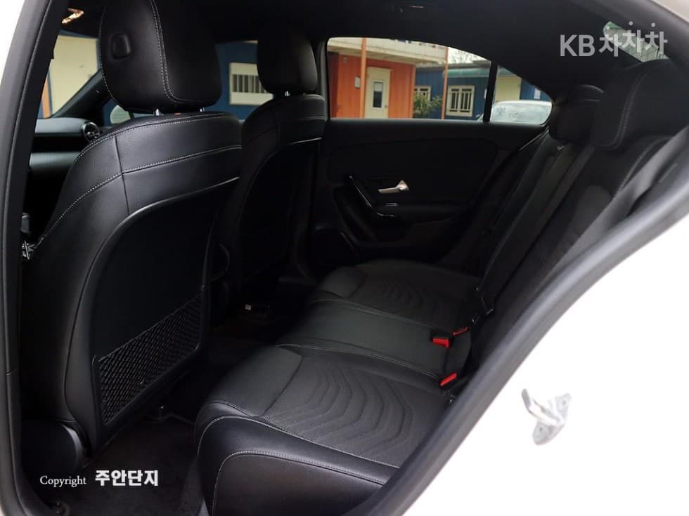 Mercedes-Benz A클래스(W177)A220 Sedan - - 11