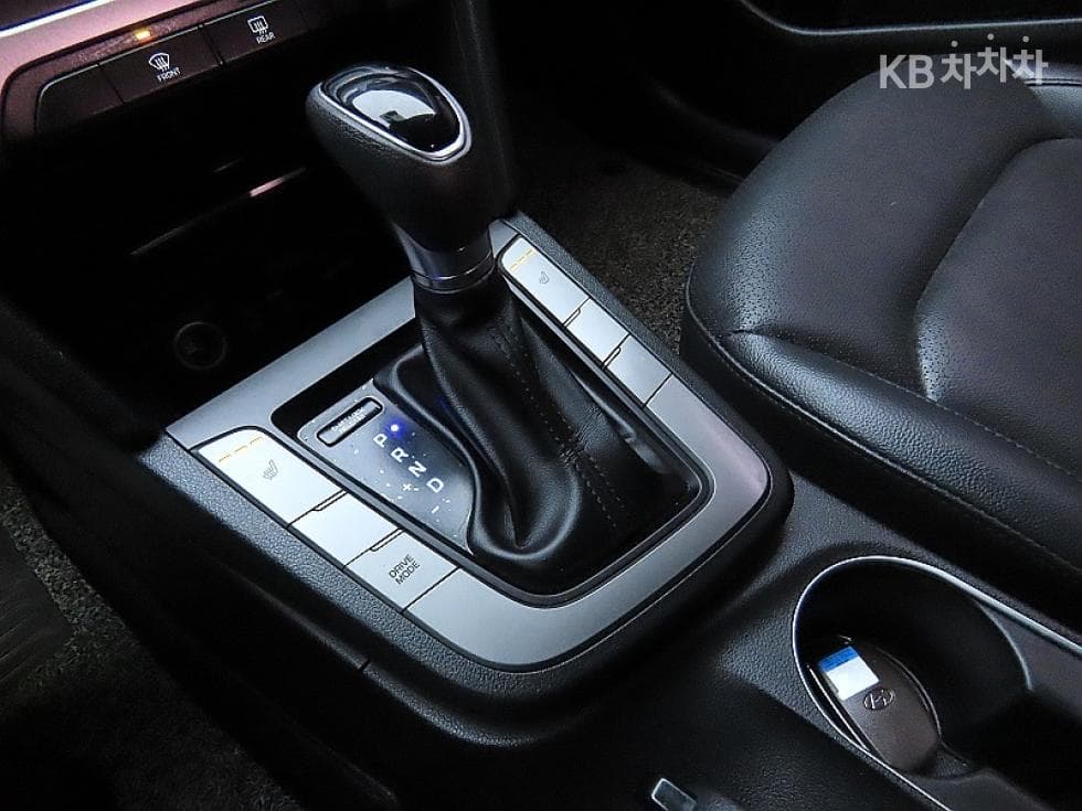 Hyundai Avante (Elantra)AD1.6 GDi Value Plus - 9
