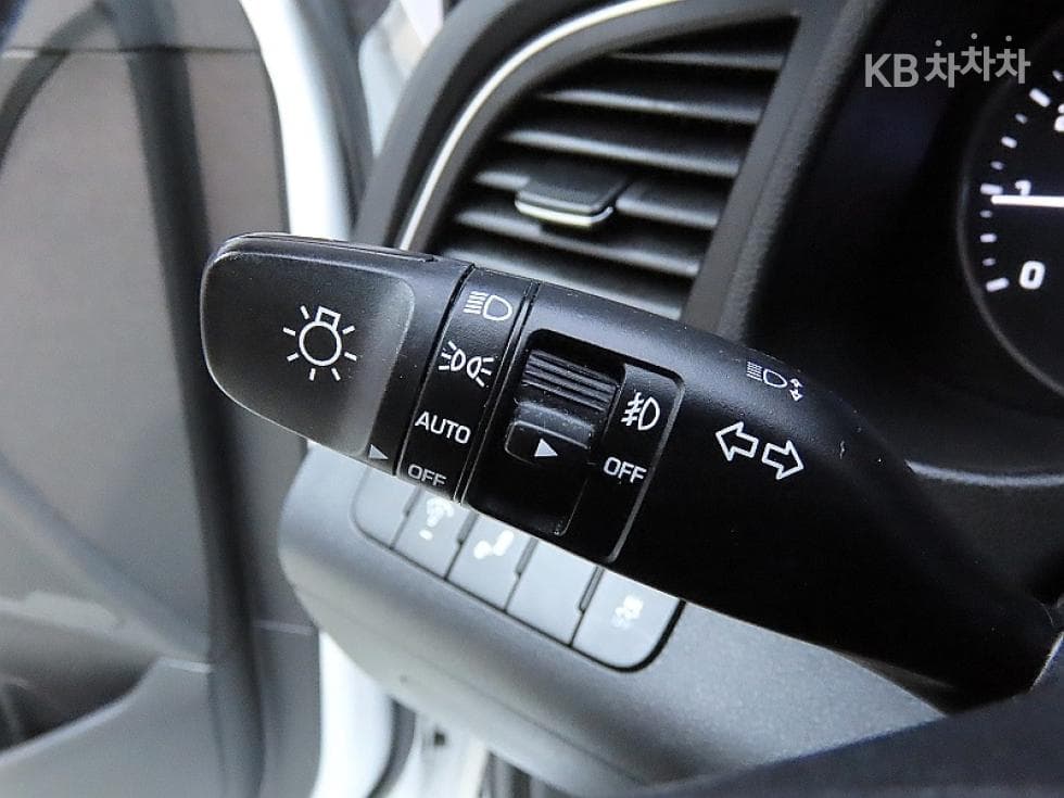 Hyundai Avante (Elantra)AD1.6 GDi Value Plus - 14