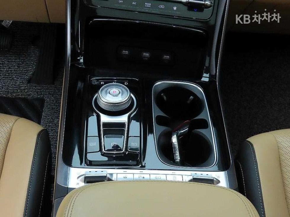 Kia Carnival 4th generationD2.2 9-seater Signature - 10