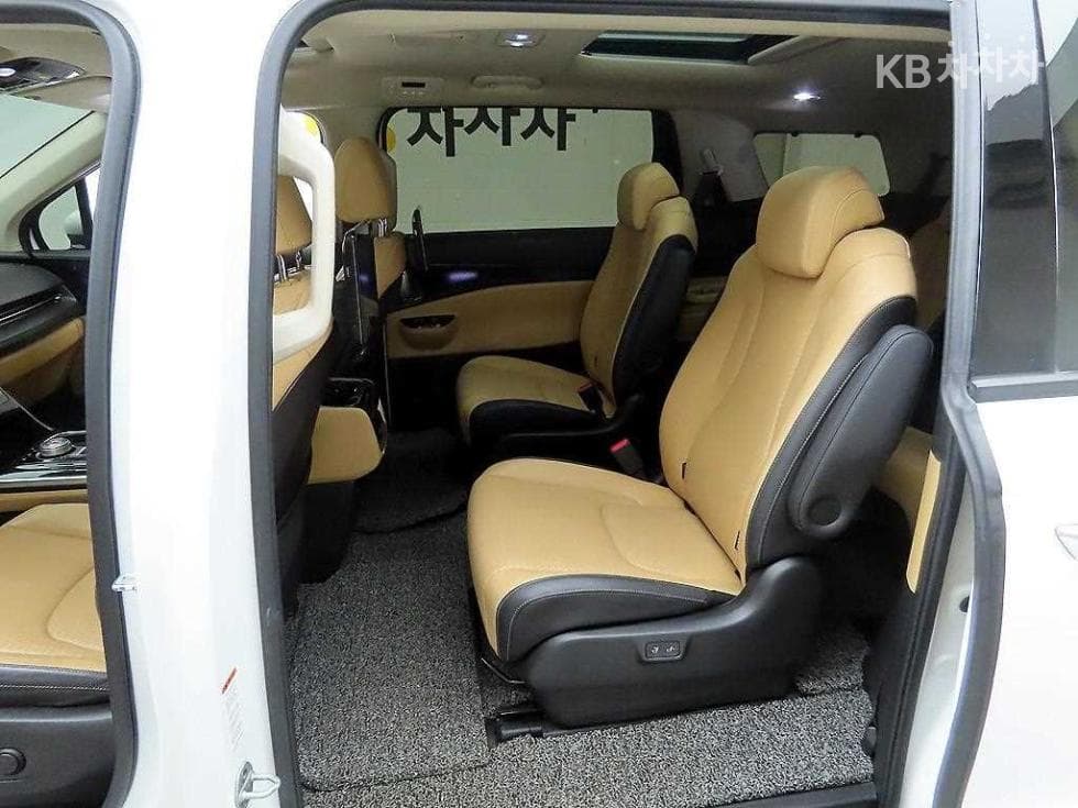Kia Carnival 4th generationD2.2 9-seater Signature - 15