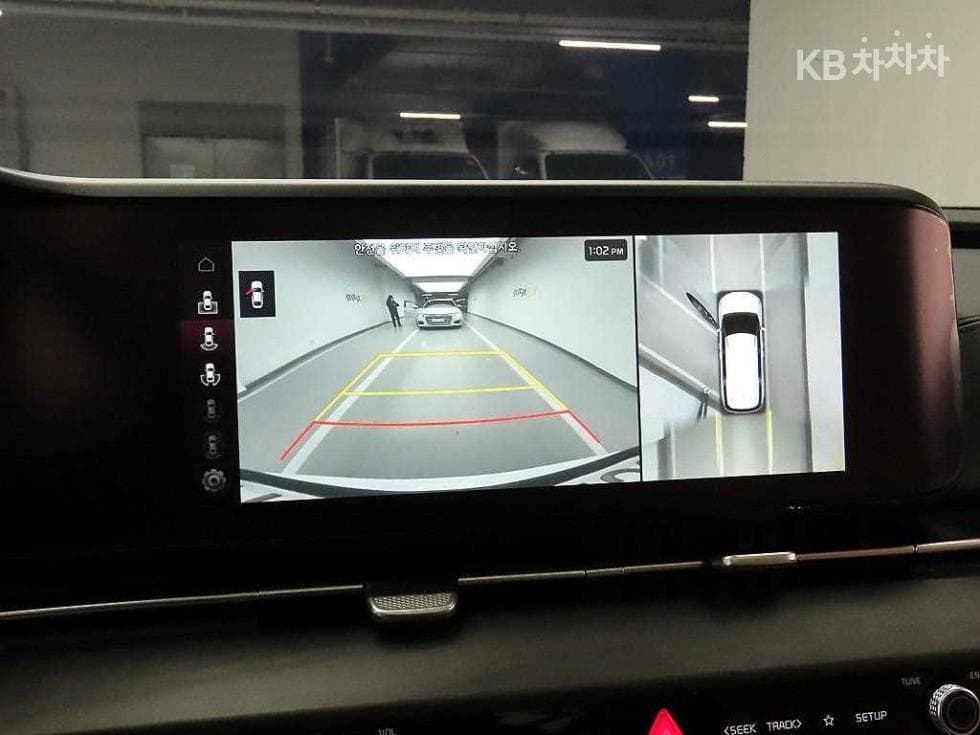 Kia Carnival 4th generationD2.2 9-seater Signature - 16