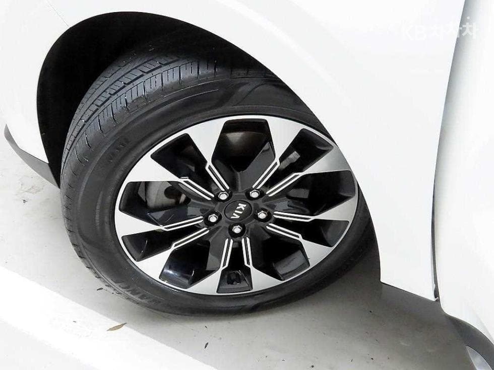 Kia Carnival 4th generationD2.2 9-seater Signature - 19