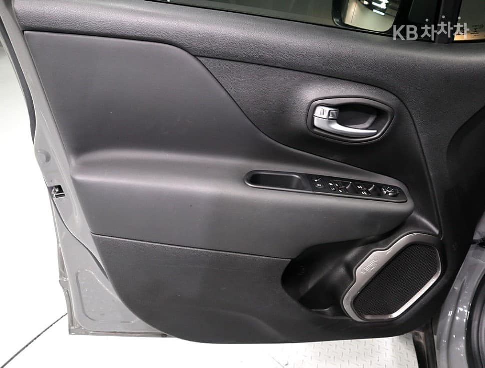 지프 레니게이드1.3 Limited FWD - 8