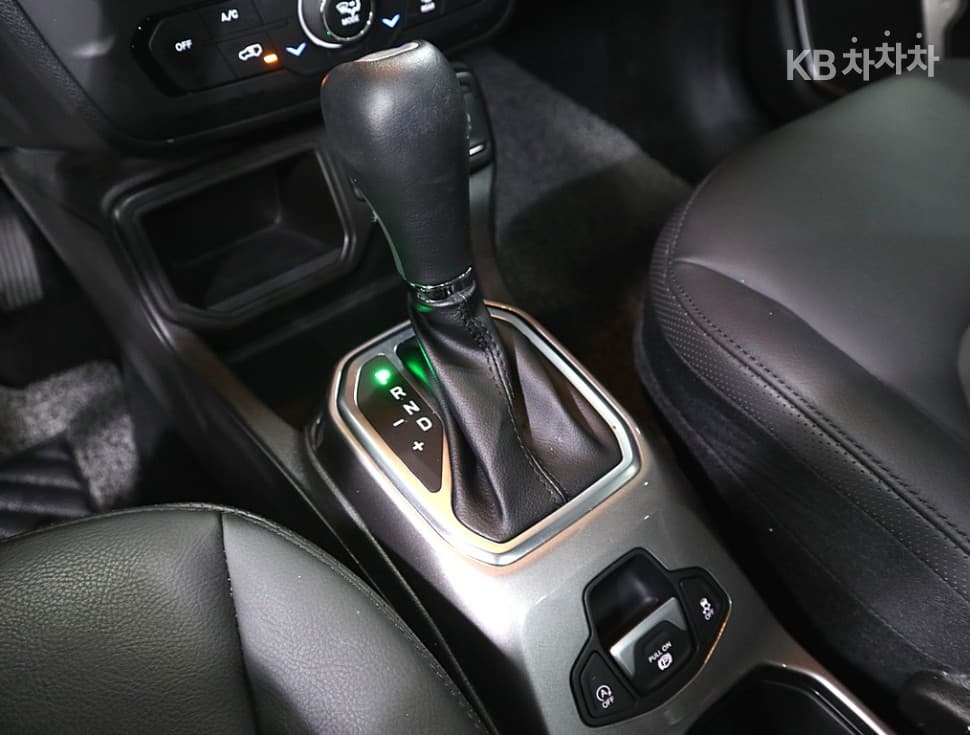 지프 레니게이드1.3 Limited FWD - 15