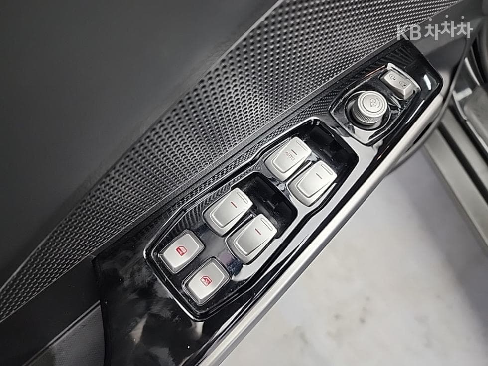 КейДжи Мобилити ТиволиБензин VX - 17