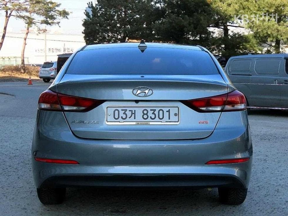 Hyundai Avante (Elantra)AD1.6 GDi Smart - 4