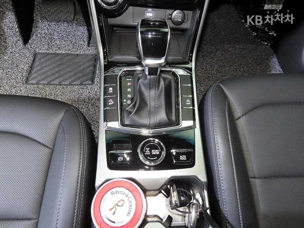 КейДжи Мобилити 뷰티플 코란도1.5 GDi Turbo 4x4 C7 블랙 에디션 - 12