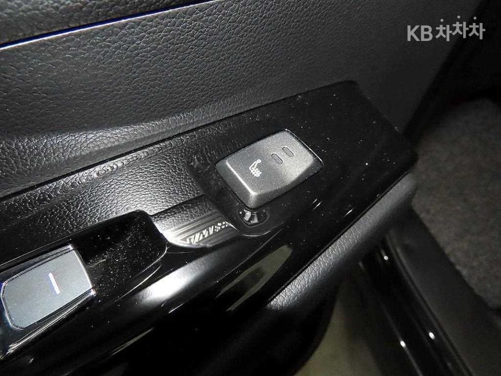 КейДжи Мобилити 뷰티플 코란도1.5 GDi Turbo 4x4 C7 블랙 에디션 - 15