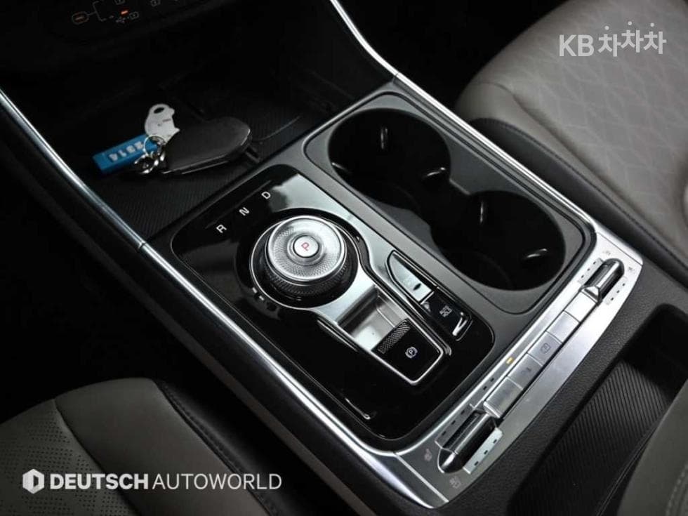 Киа The New (фейслифт) Канивал Хибрид 4-то поколение1.6 HEV 9-местен Noblesse - 9