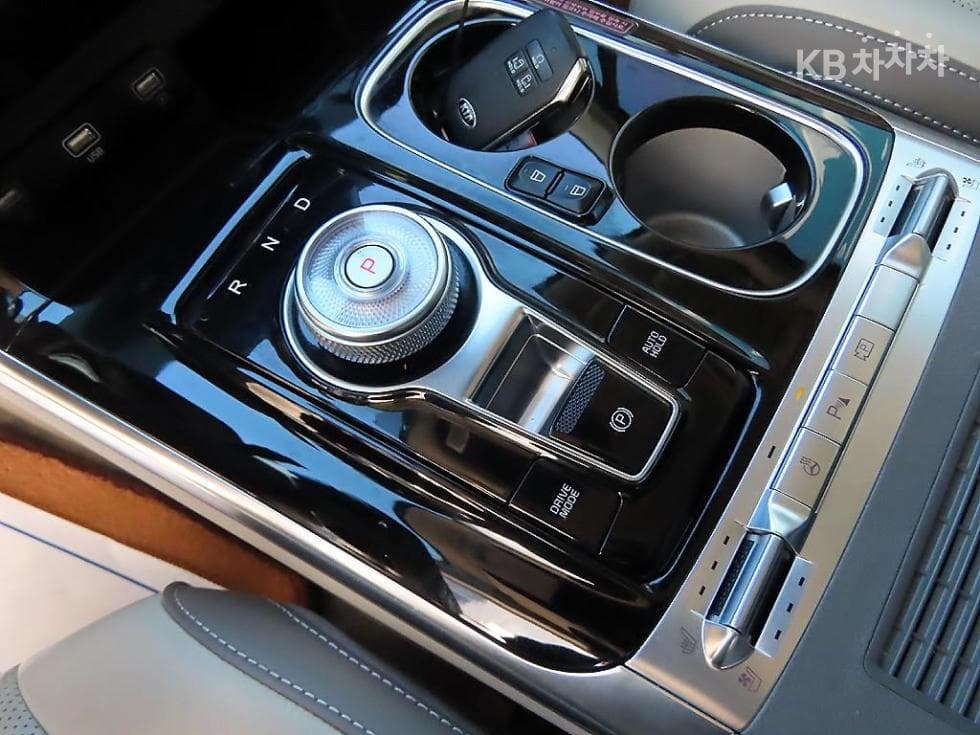 Киа Канивал 4-то поколениеВисок Лимузин (Канивал) G3.5 GDI 9-местен Signature - 10