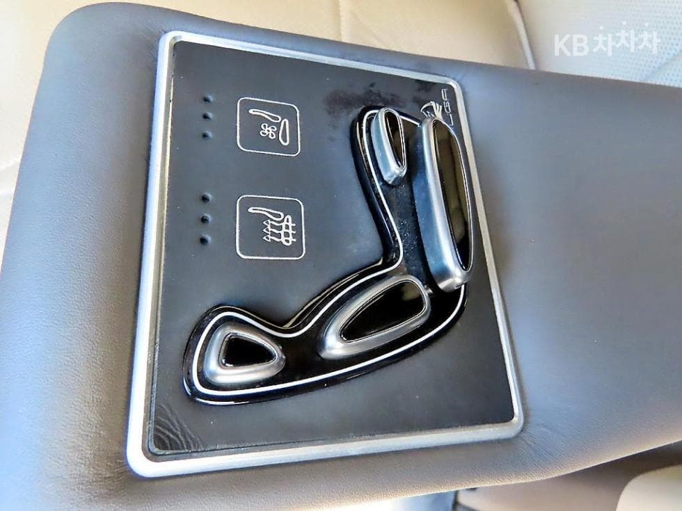 Киа Канивал 4-то поколениеВисок Лимузин (Канивал) G3.5 GDI 9-местен Signature - 13