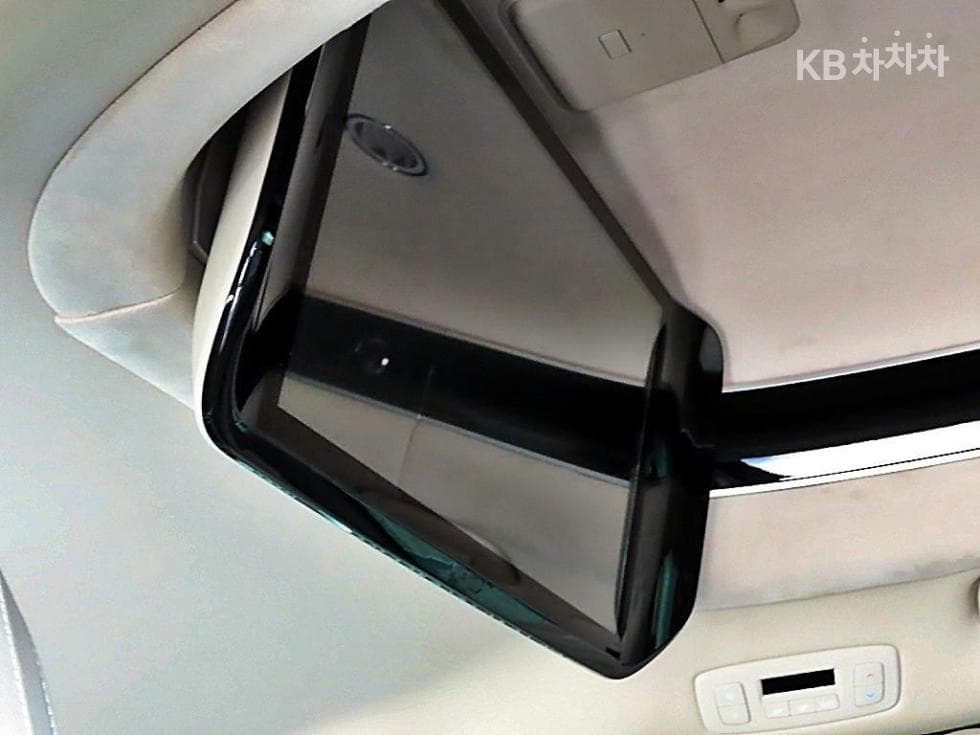 Киа Канивал 4-то поколениеВисок Лимузин (Канивал) G3.5 GDI 9-местен Signature - 14