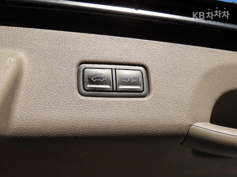 Киа Канивал 4-то поколениеВисок Лимузин (Канивал) G3.5 GDI 9-местен Signature - 15