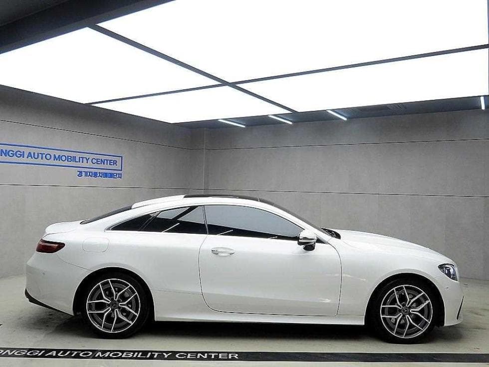 Mercedes-Benz E-Клас (W213)E300d 4Matic Coupe Стандартен - 2
