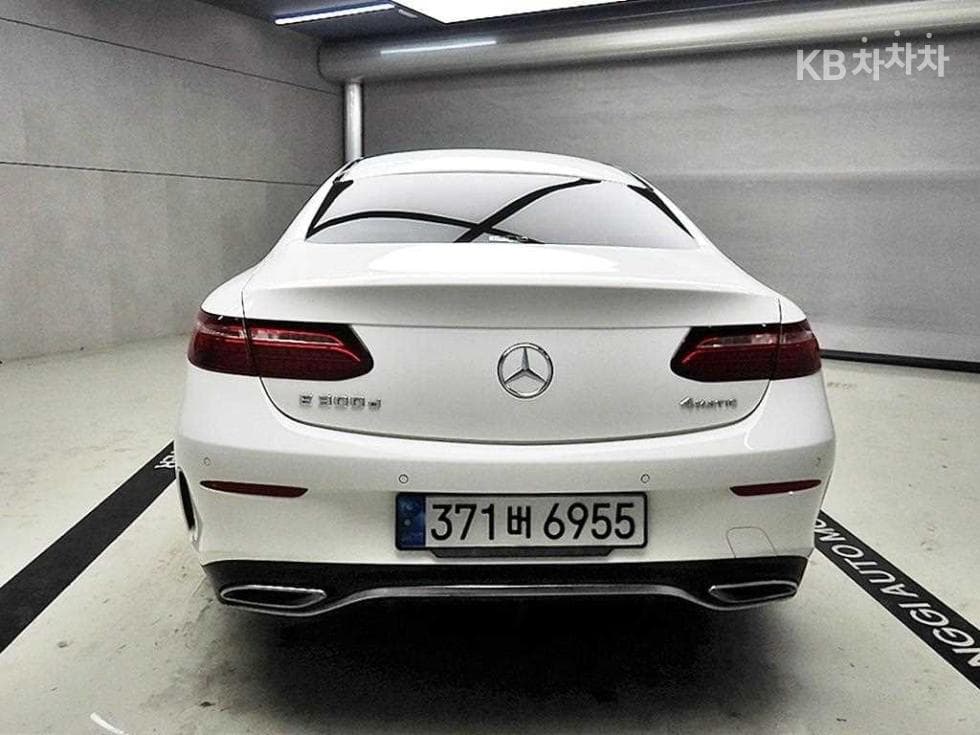 Mercedes-Benz E-Клас (W213)E300d 4Matic Coupe Стандартен - 3
